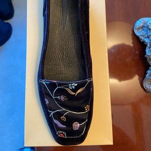 Enzo velvet and silk embroidered flats